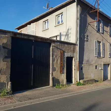 Chez Stephane Et Patricia Oda ve Kahvaltı
